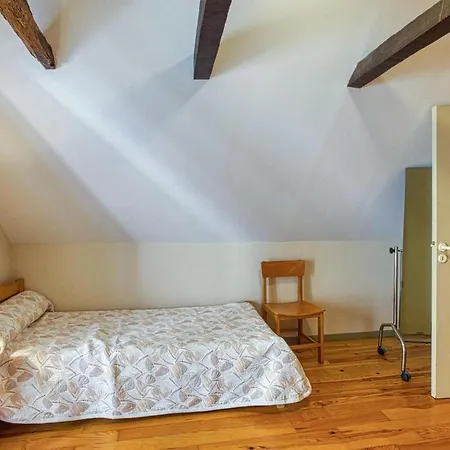 Semesterbostad Cozy In D Mandailles With Kitchen